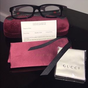 GUCCI GLASSES